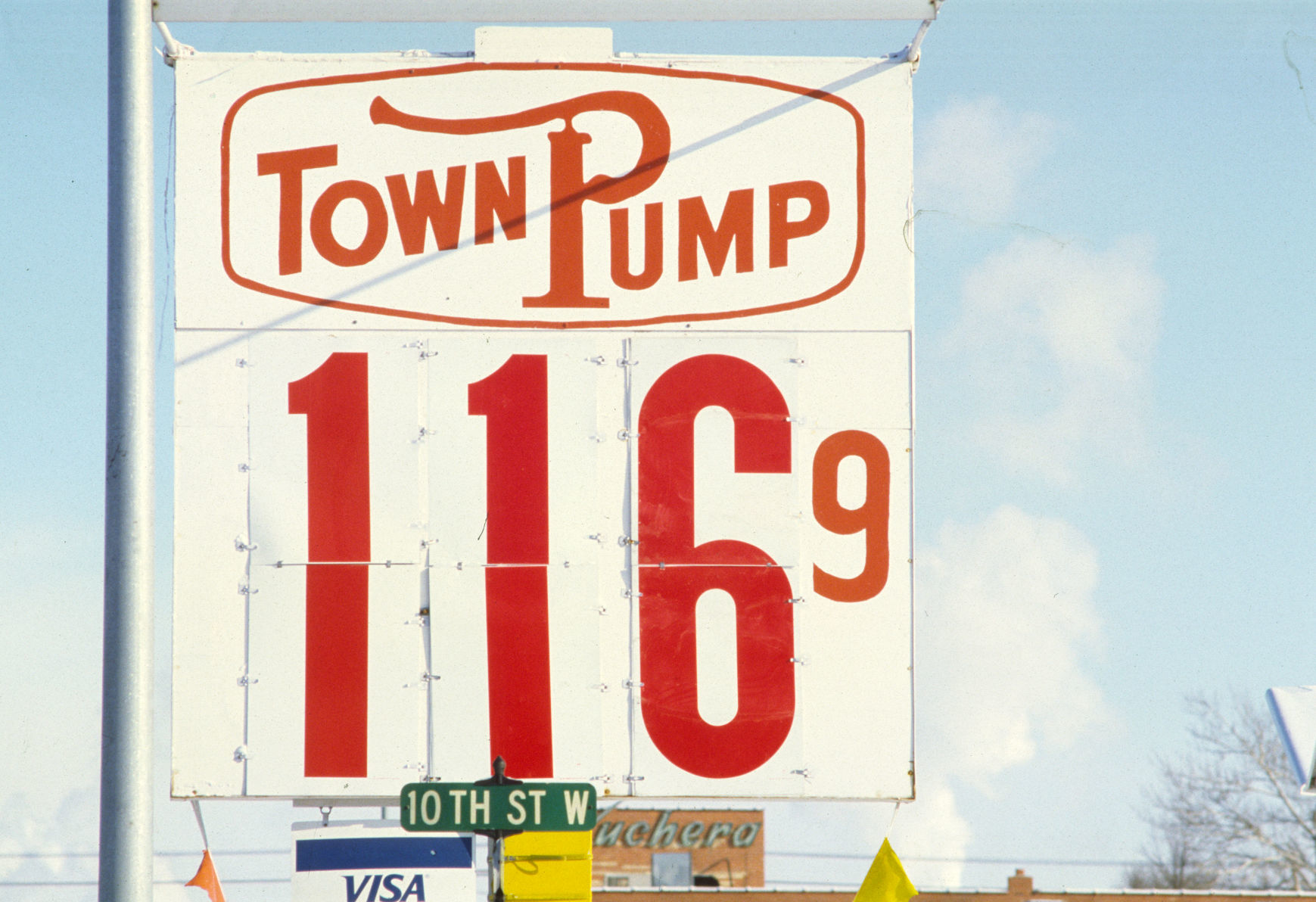 Town Pump, January 1982
